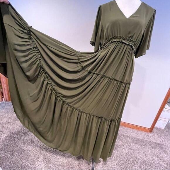 Elegant Olive Green Maxi Dress - Picture 5 of 12